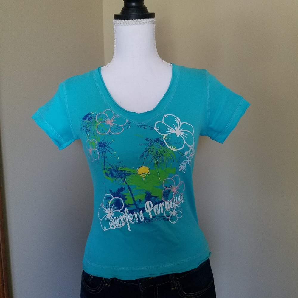 Graphic Short Sleeve V-neck T-shirt NWT